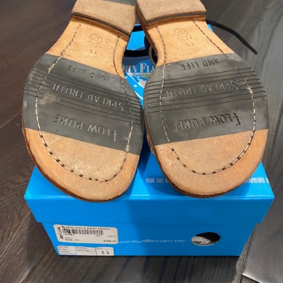 Fluevog Rivers Limpopo, Size 11. - Picture 4 of 4